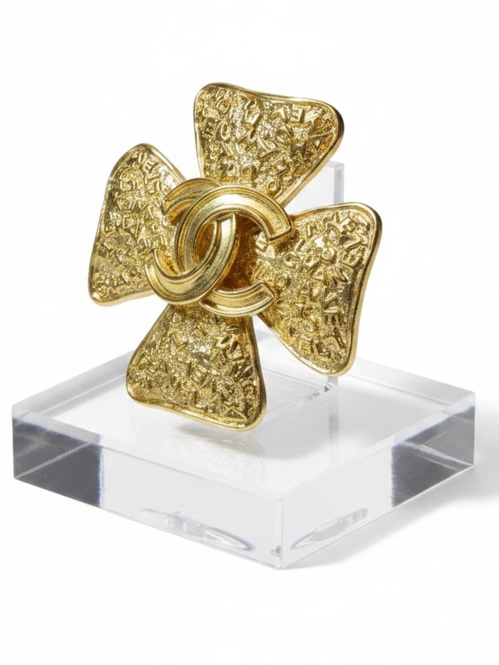 CHANEL Gold-Tone Cross Brooch with Interlocking CC